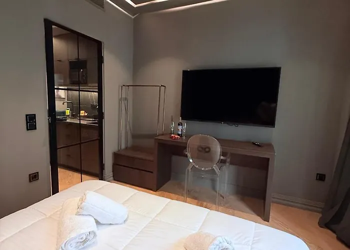 Brown Velvet Thess Apartment Thessaloniki